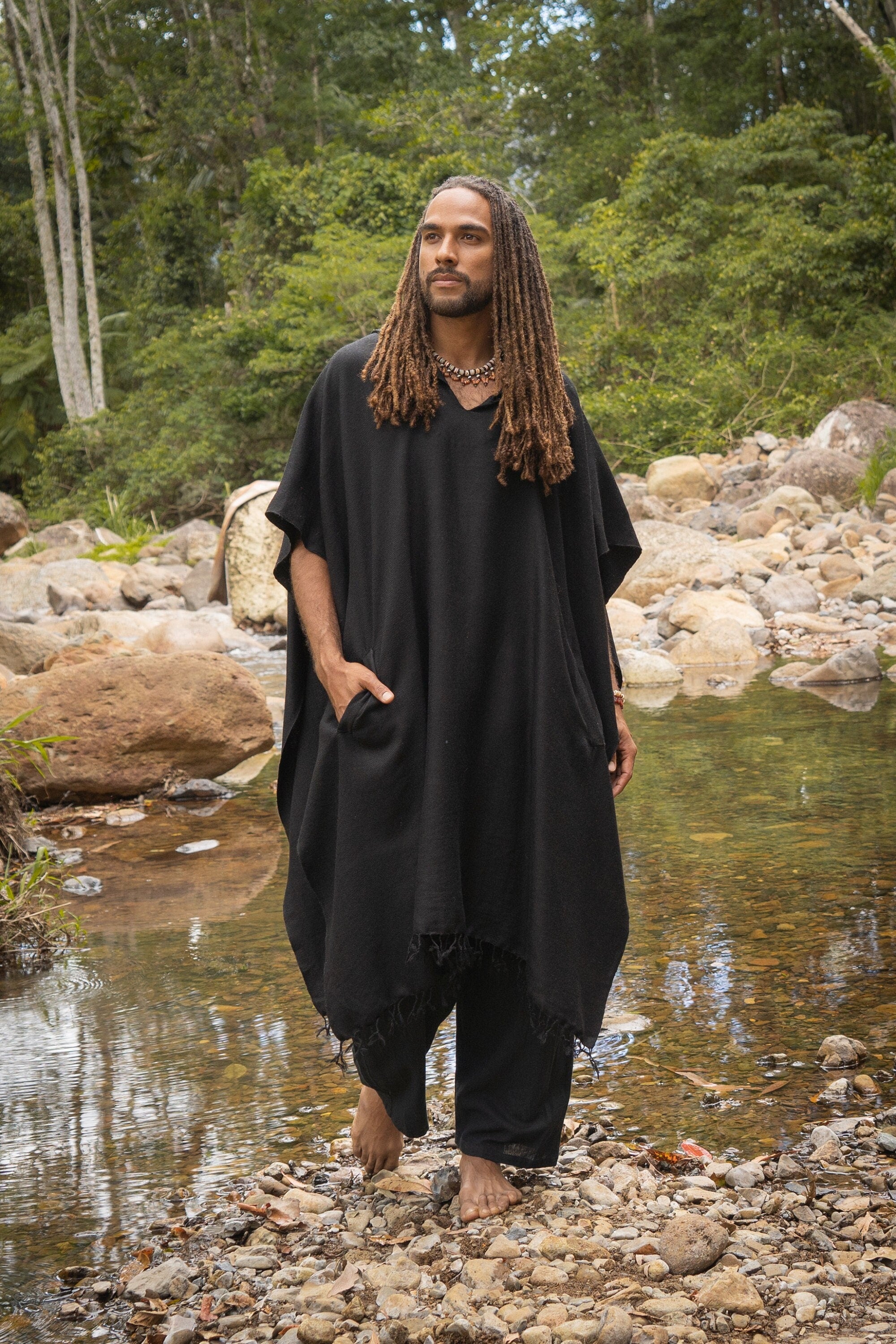 SAHAJI Poncho Black Pure Cashmere Wool Hooded Mens Long with Pockets H